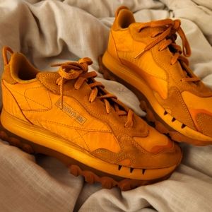 Reebok Cardi B CL Women's Sneakers US10